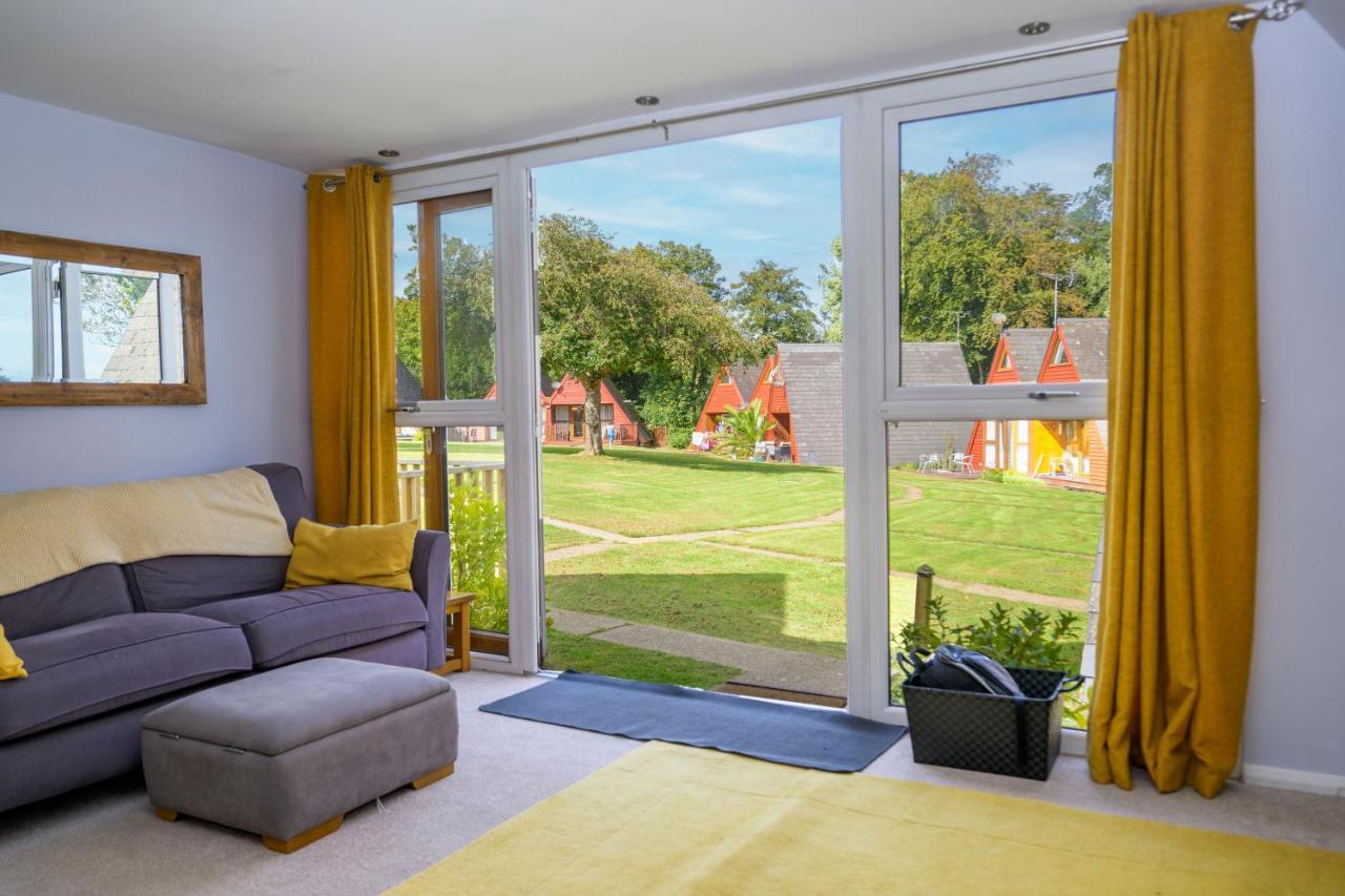 Escape To A Clifftop Chalet With Pool And Tennis Onsite - 1A Kingsdown Holiday Park ภายนอก รูปภาพ