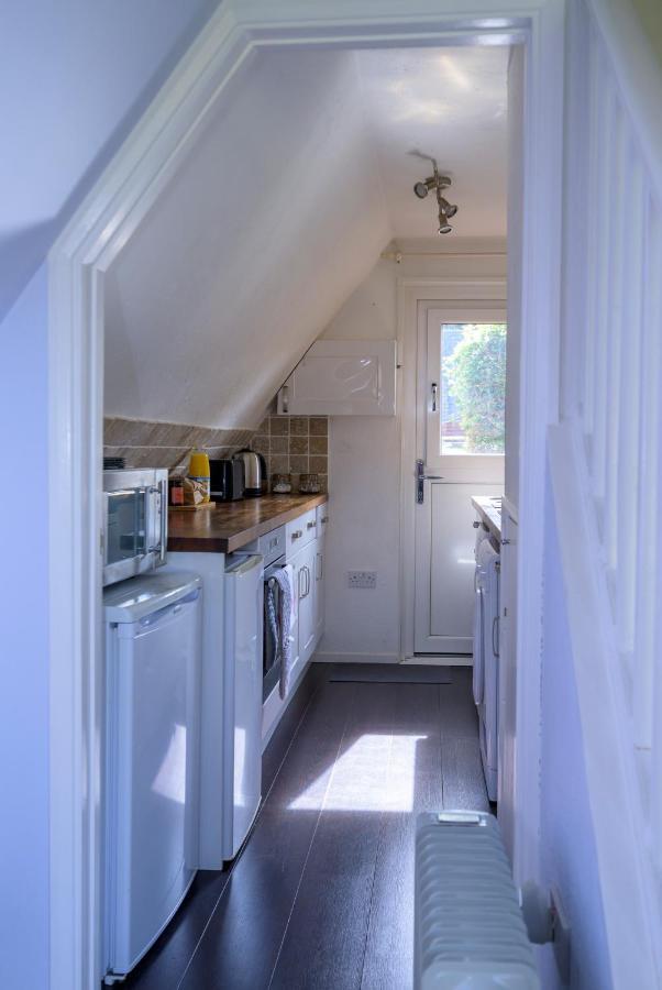 Escape To A Clifftop Chalet With Pool And Tennis Onsite - 1A Kingsdown Holiday Park ภายนอก รูปภาพ