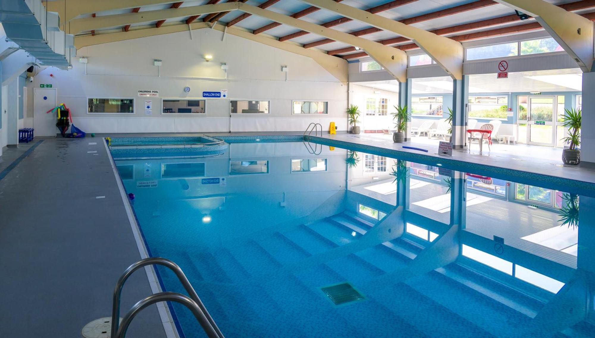 Escape To A Clifftop Chalet With Pool And Tennis Onsite - 1A Kingsdown Holiday Park ภายนอก รูปภาพ
